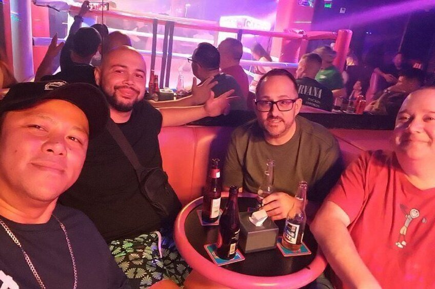 Makati : Pubcrawl Midget boxing rooftop music and gogo clubs 5