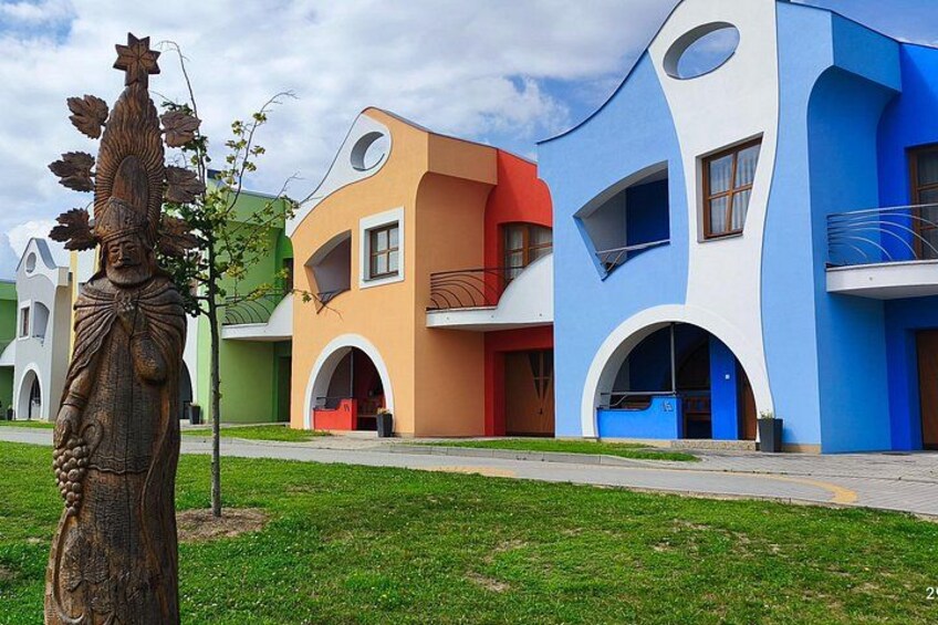 The unique exterior of the ‘Drunken Cellars’ in Velké Pavlovice makes it a local landmark, while the interior invites peaceful relaxation. 3