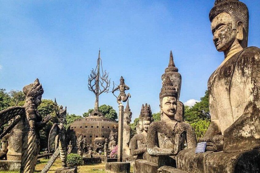 Vientiane by Bike Full-Day Private Tour with Buddha Park 4