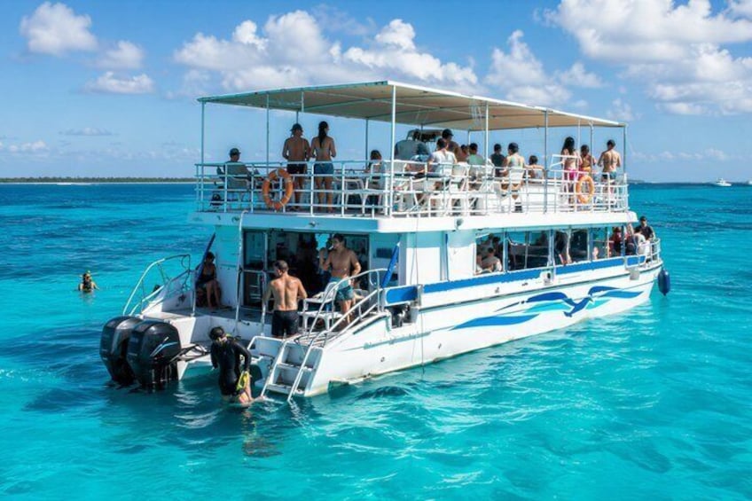 Discovering El Cielo Reef by Double Decker Catamaran 4