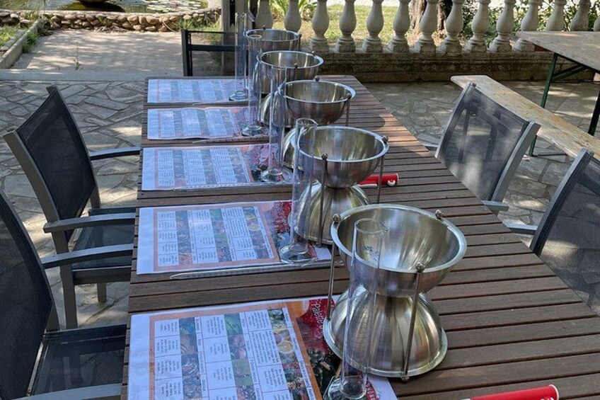 Wine blending activity between Avignon and Nîmes 3