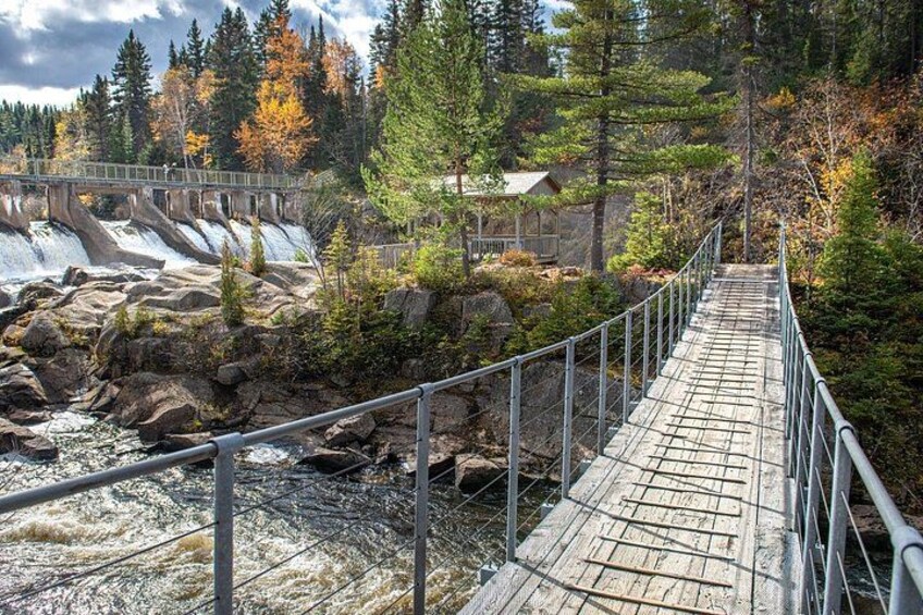 City tour and hiking to the Canyon and Waterfall in the Park 3