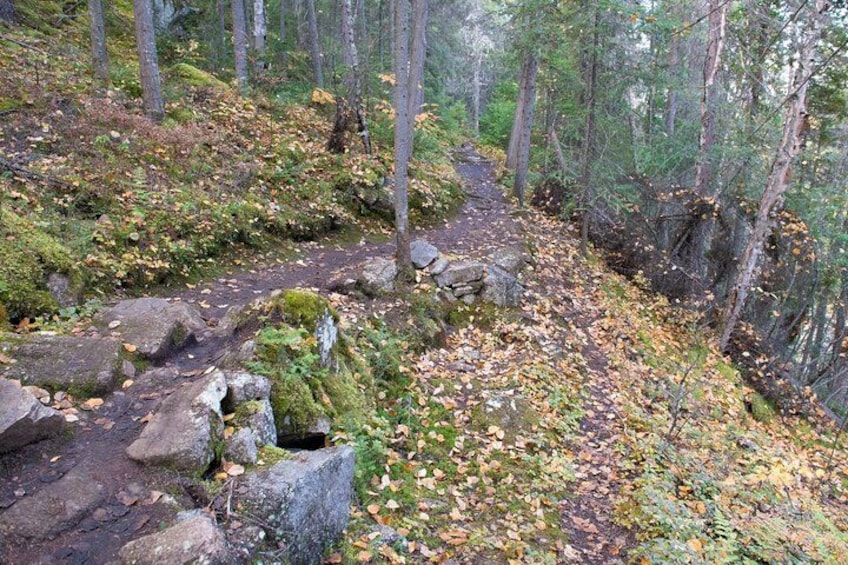 City tour and hiking to the Canyon and Waterfall in the Park 3