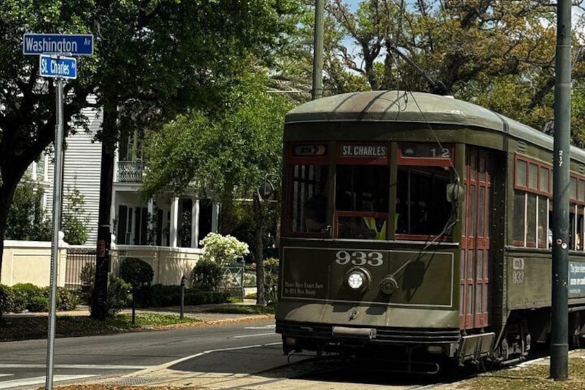 New Orleans Garden District Small-Group Food and Cocktail Tour 4