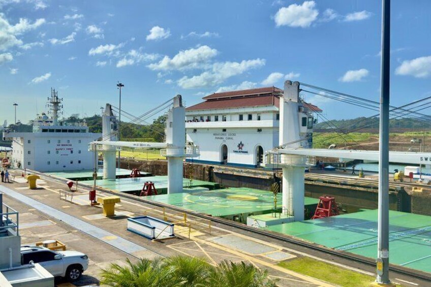 Panama Canal and Monkey Island Tour 2