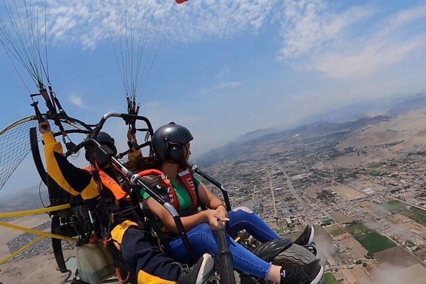 Paratrike Flight in Lurin and Archaeological Tour in Pachacamac 4