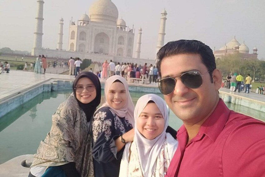 Our guest at Taj Mahal at Queen Diana Chair 3