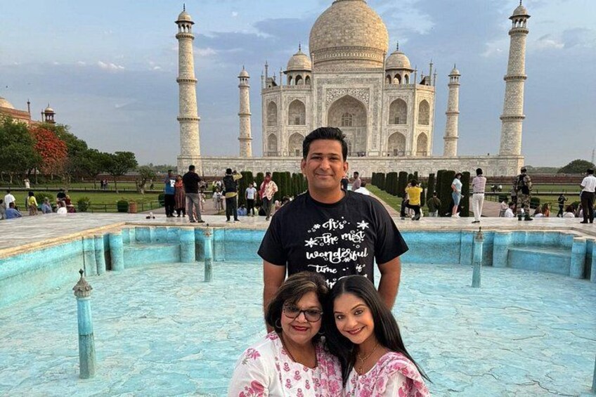 Our guest at Taj Mahal, Agra with tour operator 1