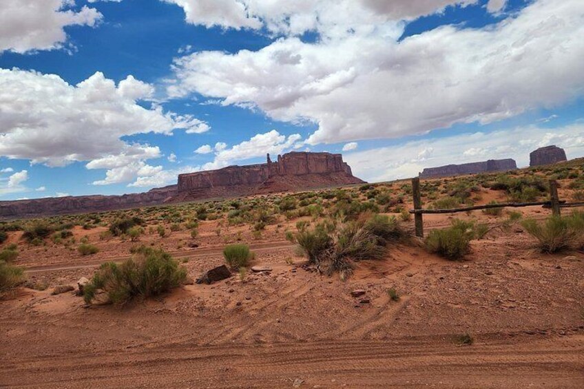 Monument Valley Bundle – Scenic Drive & Inside Park Audio Tours 3