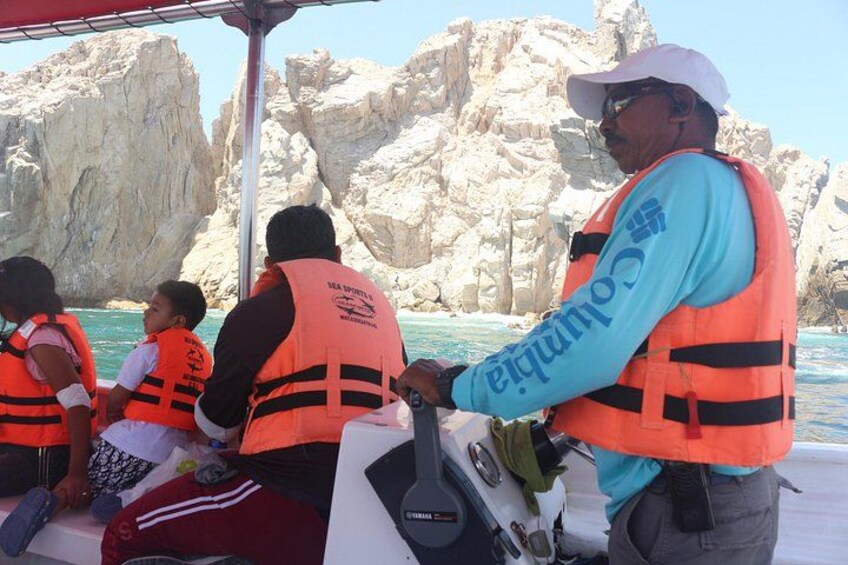Private Tour to the Arch of Cabo San Lucas by Glass Bottom Boat 2