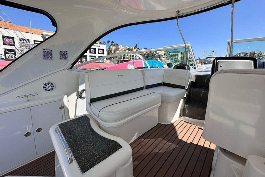 Private 42-foot luxury yacht tour in Los Cabos 2