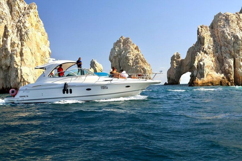 Private 42-foot luxury yacht tour in Los Cabos 1