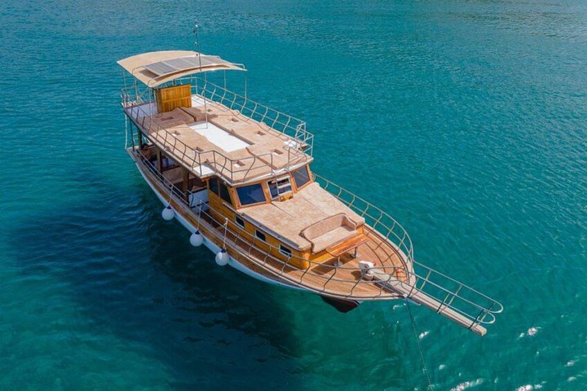 Vitamin Sea Boat 4