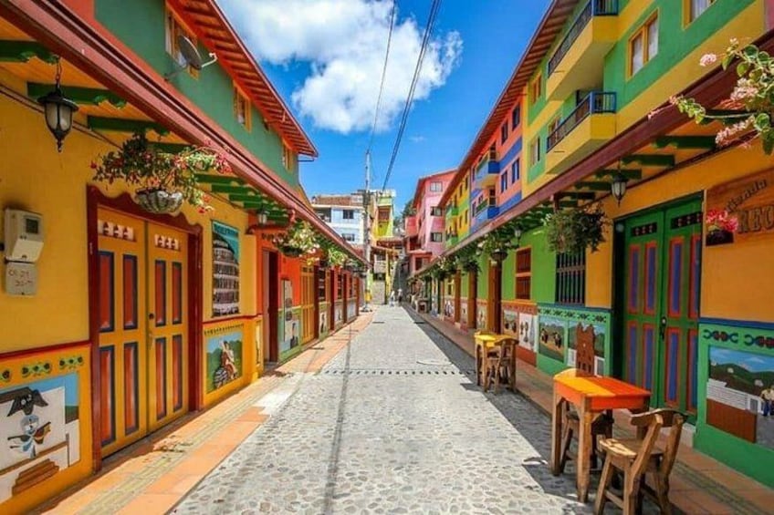 Full Day Guatape with Breakfast Lunch and Boat Tour 3