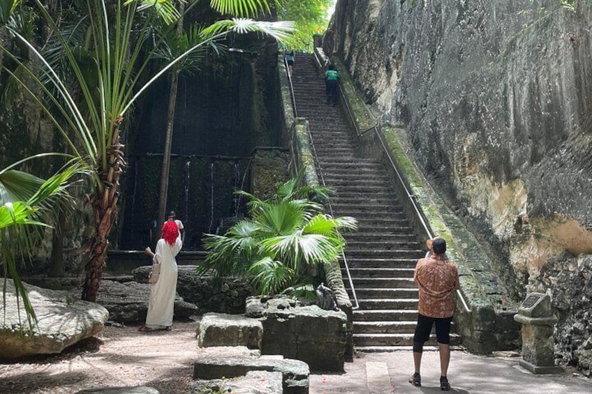 Queen's Staircase 2