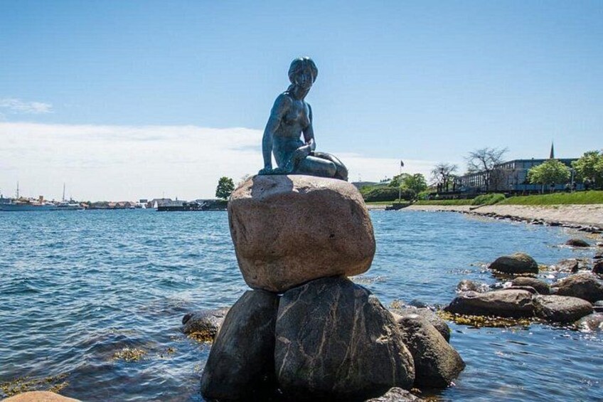 Copenhagen: H.C. Andersen Walking Tour with Local Guide 2