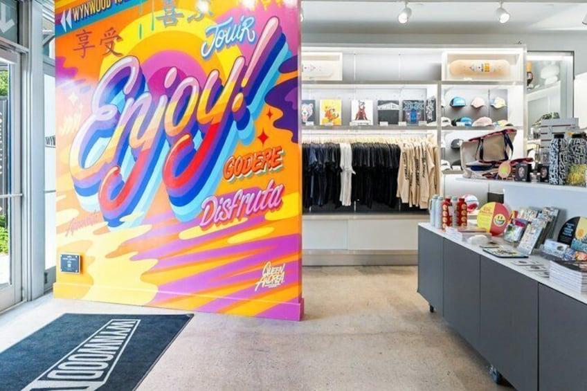 Skip the Line: Guided Tour with Design A Spray Can Class 2