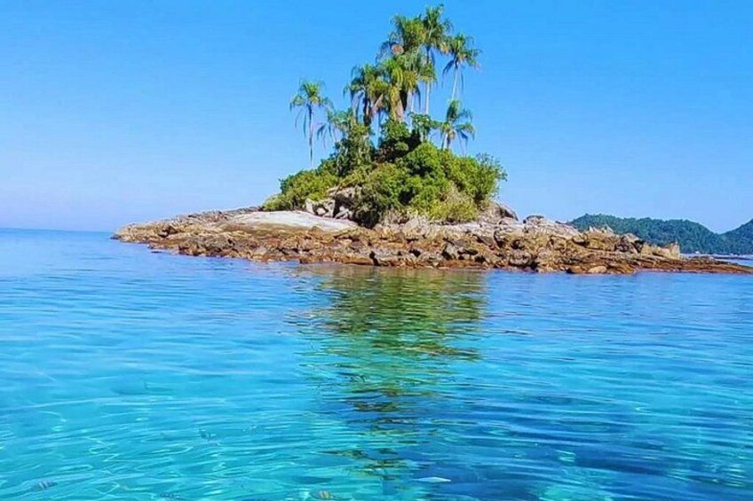 Boat Adventure in the Paradise Islands of Angra dos Reis 1