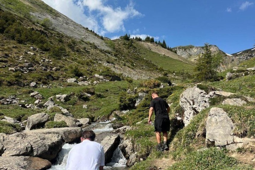 Alpine escape: mountain hut and hidden lake 5