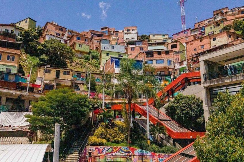 The 3 Top Tours of Medellin: City Tour, Commune 13 and Graffititour 4