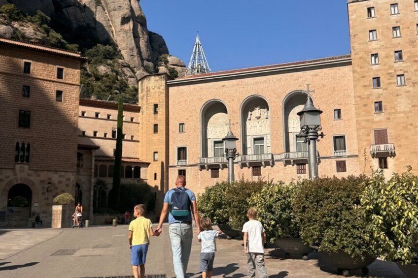 Montserrat Private Tour: Black Madonna, Hidden Trails & Tastiing 3
