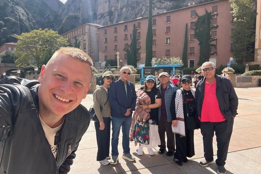 Montserrat Private Tour: Black Madonna, Monastery & Local Tasting 2