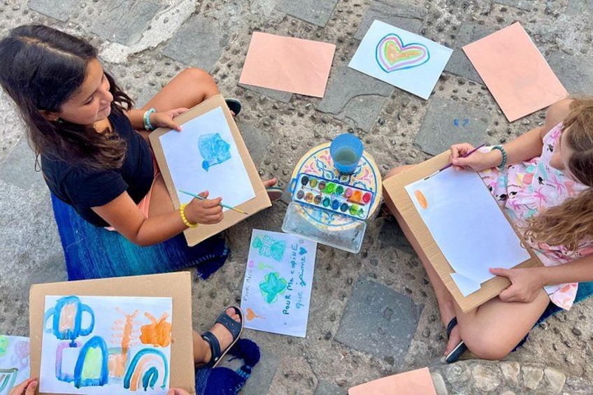 Paint Your Masterpiece with a Local Artist in Chefchaouen 5