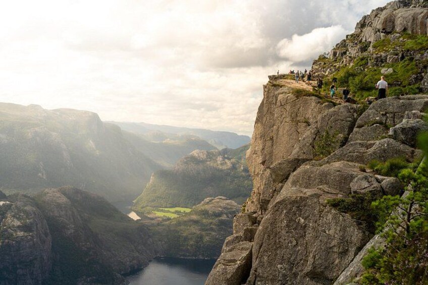 Hikers up the trail to Pulpit Rock 3