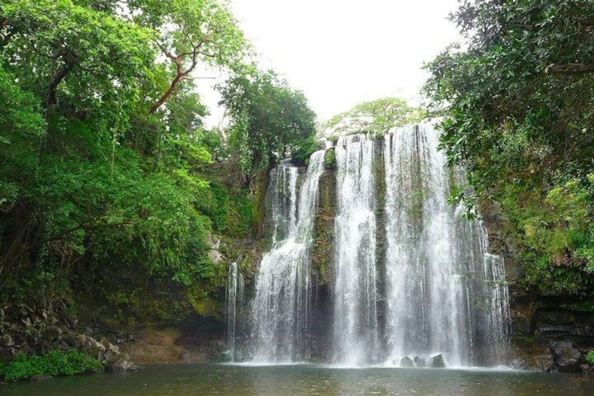 Llanos de Cortés Waterfall Swim & Liberia City Tour 3