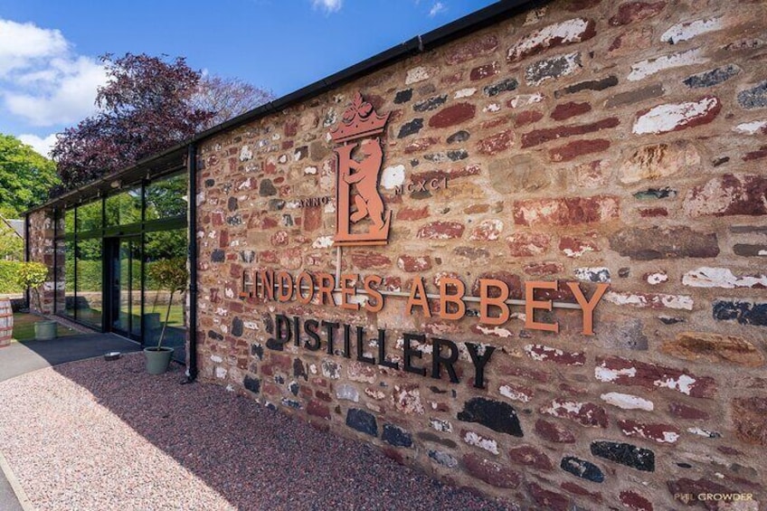 Stirling Castle, Lindores Distillery and St Andrews private tour 1