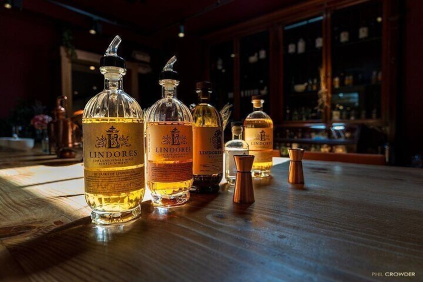 Tasting at the bar 5