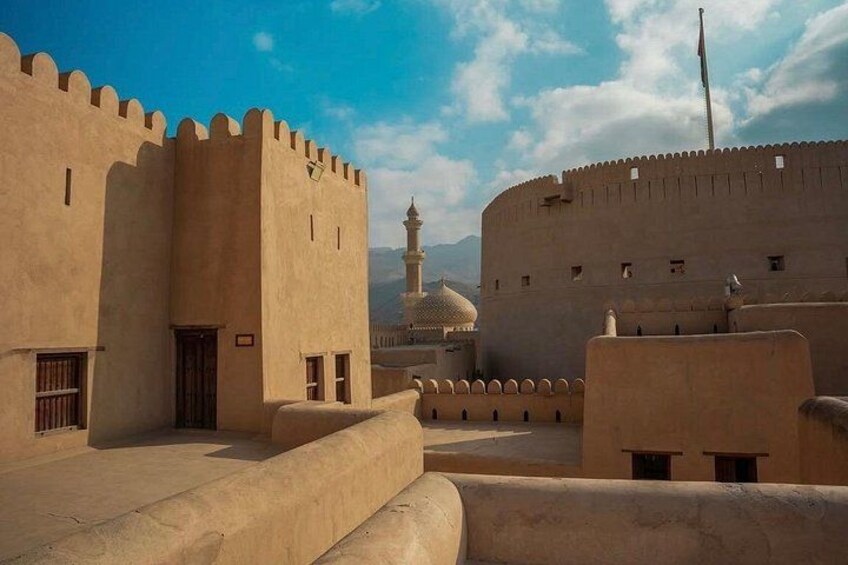 Step back in time at Nizwa Fort – one of Oman’s most iconic historical landmarks, offering stunning views and rich cultural heritage. 4