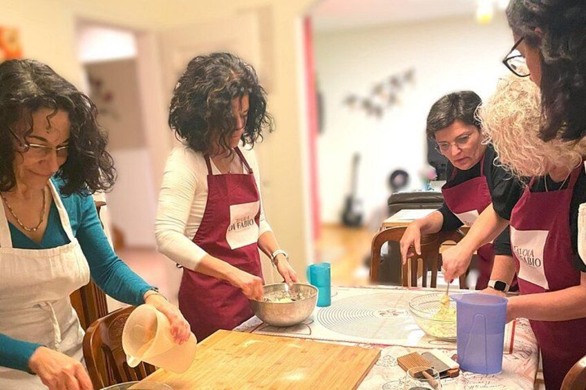 Cooking class & Dinner: Homemade Italian Pasta with Locals 1