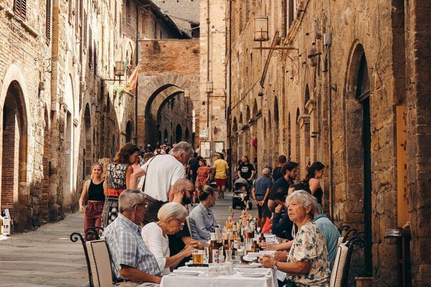 Arezzo: Private tour with the Legend of the True Cross 2