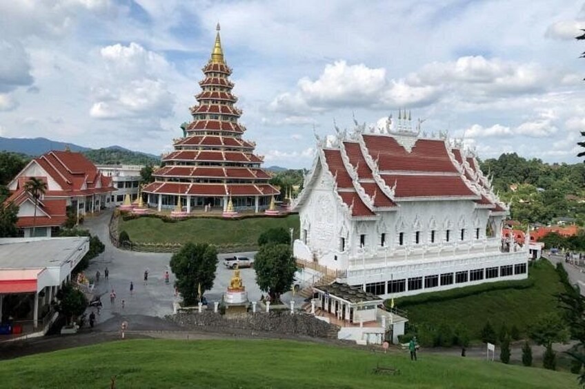 Wat Huay Pla Kang (Red Temple) 1