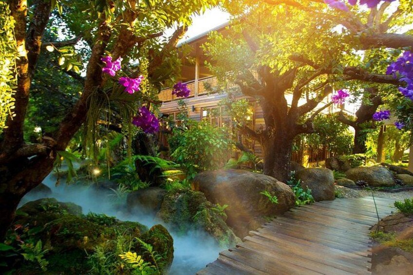 Chiang Rai Temple Day Tour with VIP Van Service 2