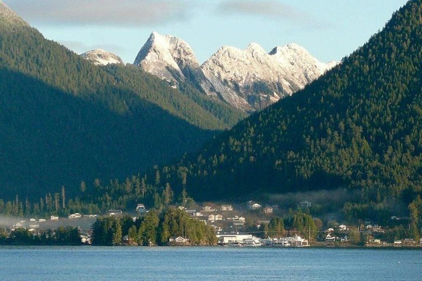 Beautiful Sitka Sunset & Wildlife Cruise 2-Hour Private Charter 3