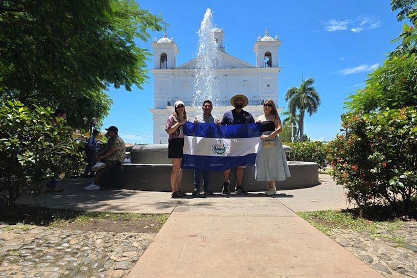 Plaza de suchitoto 2