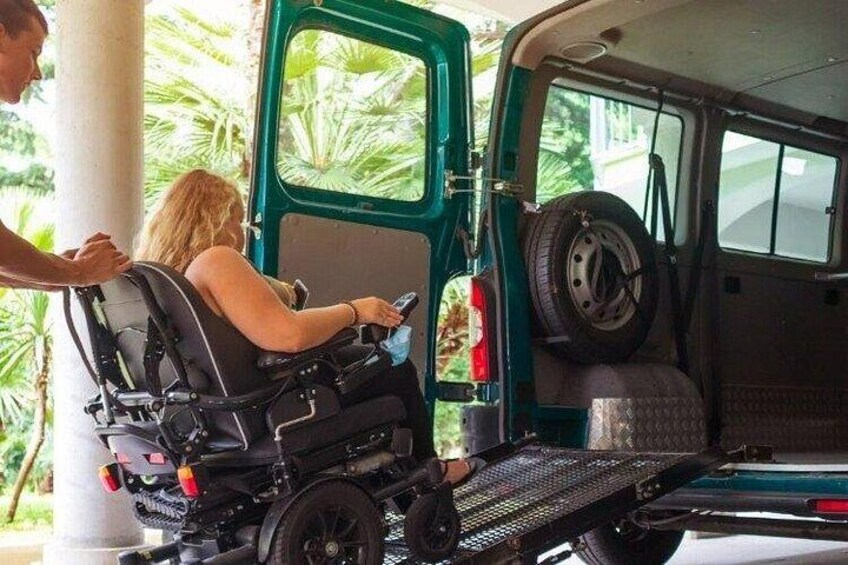 Wheelchair Friendly Private Tour of Barcelona Highlights 1