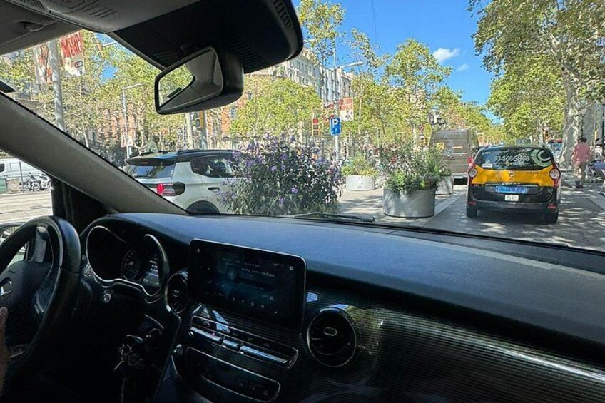 Wheelchair Friendly Private Tour of Barcelona Highlights 3