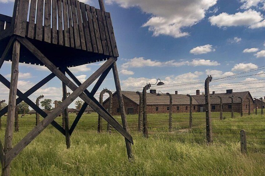 Auschwitz Tour from Krakow via Private Van with Tickets 4