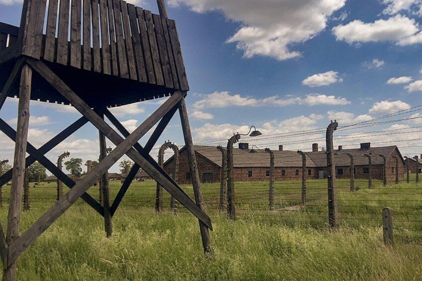 Auschwitz Tour from Krakow via Private Van with Tickets 4