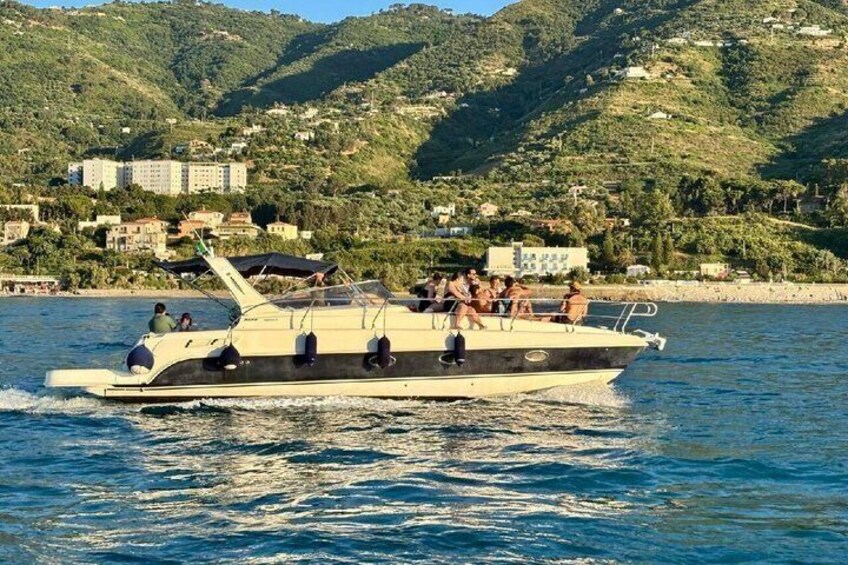 Cefalù: Private Mini Yacht Tour with Aperitif and Snorkeling 3