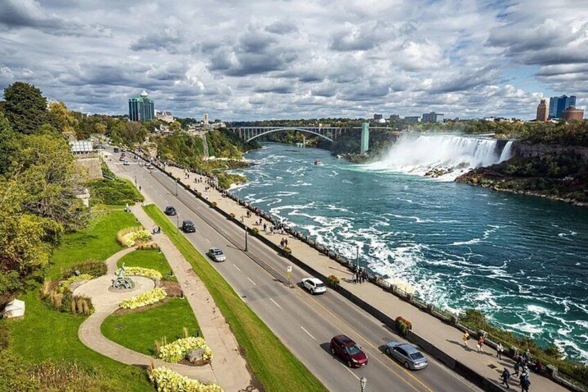 Niagara Falls Private Day Tour with Hornblower Cruise from GTA 4