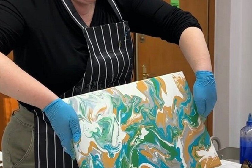 Alicante: Fluid Art-Therapy Workshop & Wine 4