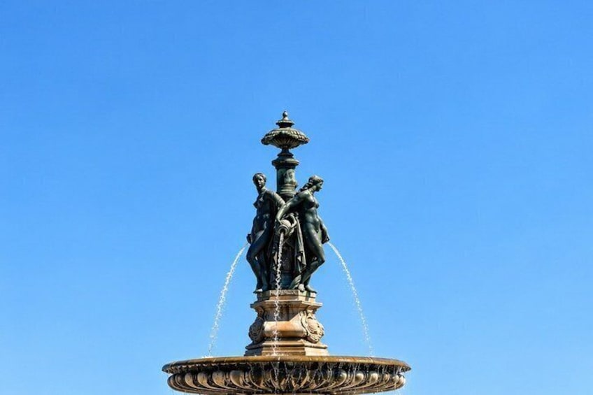 Bordeaux: Guided walking tour with sweet treats 4
