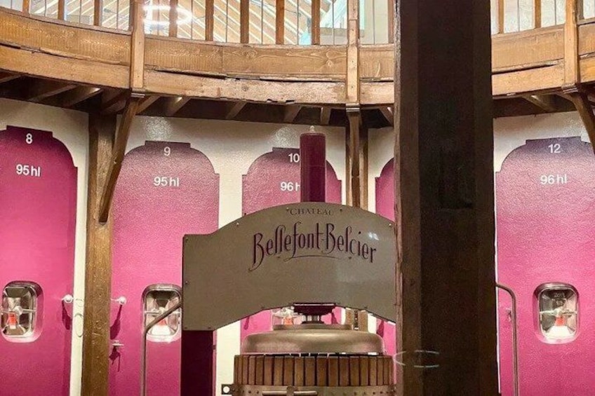 Bordeaux: Guided walking tour with sweet treats 3