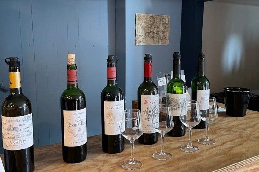 Bordeaux: Guided walking tour with sweet treats 2