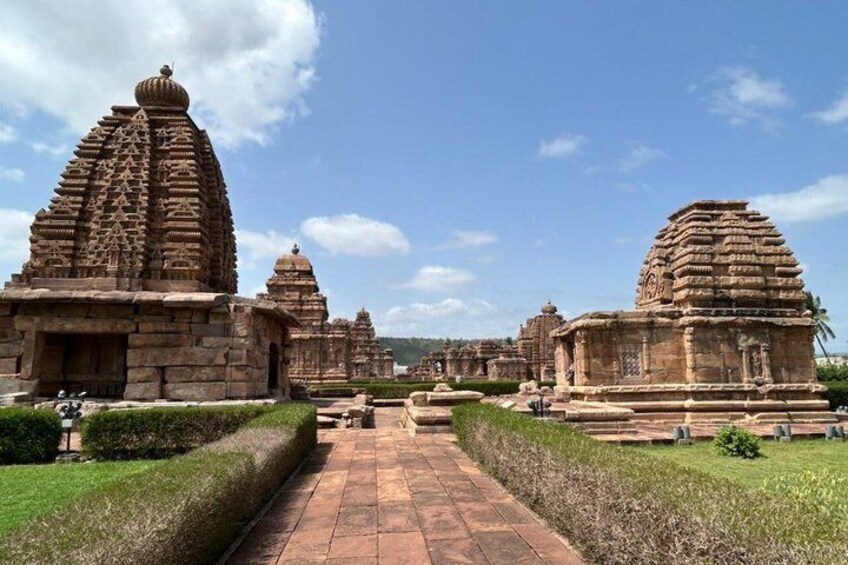 Hampi/Chitradurga/Badami/Aihole/Pattadkal from Bangalore in 3days 3