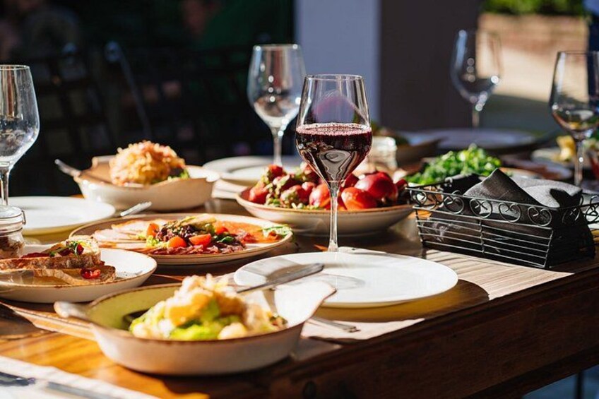 Luxury Bilbao Tour Dragonstone Guggenheim and deluxe Lunch 2